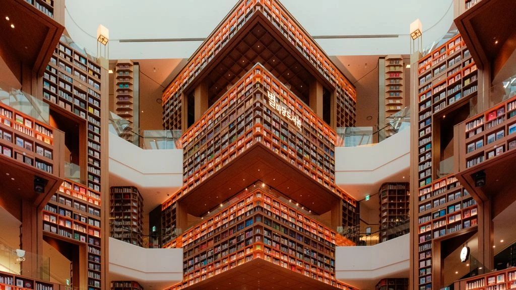 川上文芸図書館 閲覧室